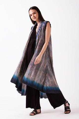 CALISTA - LAPEL COLLAR CAPE WITH PATCH EMBROIDERY DETAILS